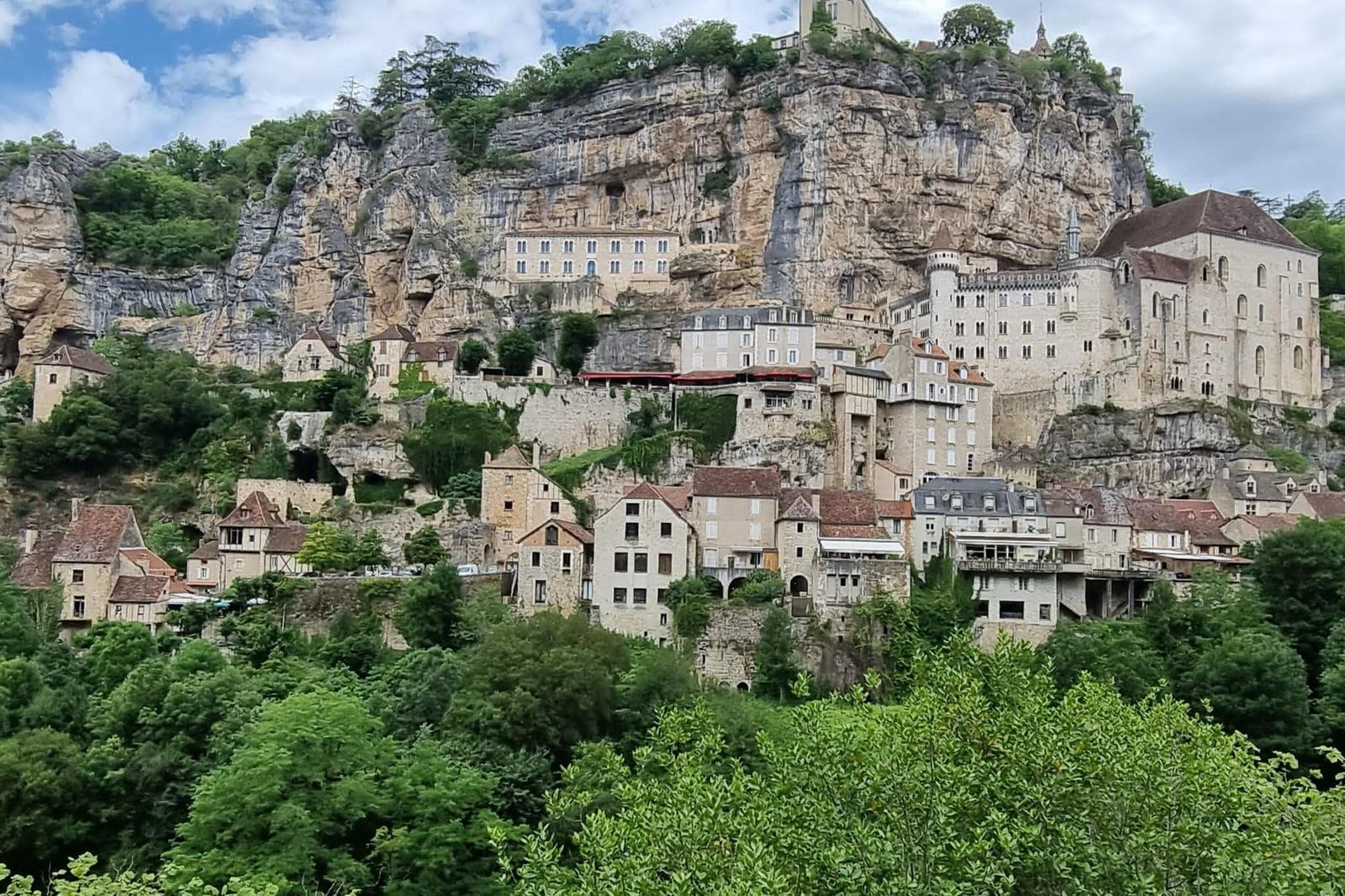 Rocamadour, cité médiévale perchée sur sa falaise, à 30 minutes du camping